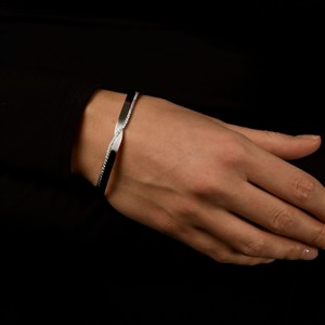 Ernstes Design Armreif Evia Funkelnde Linie Mittel – Bild 2